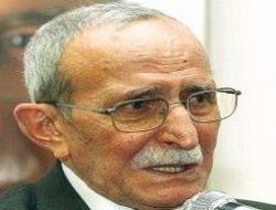 50 yıllık başkan görevini devretti