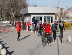 Demir atlar dilekçeyle Büyükşehir’e pedalladı