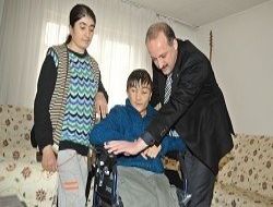 Küçük Doğan tekerlekli sandalyesine kavuştu