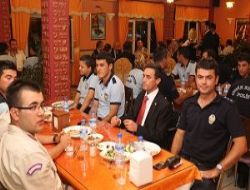 Vali Yüksel Ankara polisi ile iftar açtı