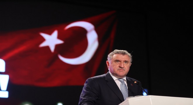 Bakan Bak tan 10 Metre Havalı Tabanca Karışık Takımı na tebrik