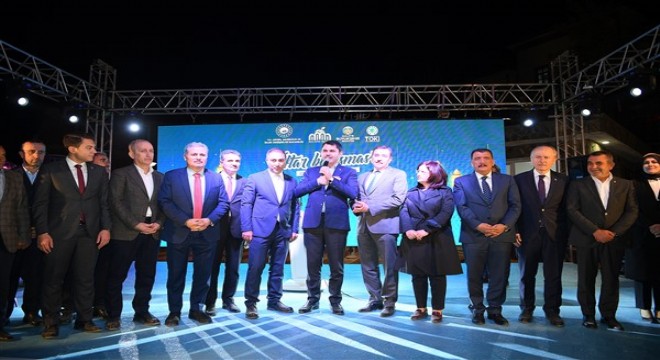 Bakan Kurum, Doğanyol ilçesinde düzenlenen iftar programına katıldı