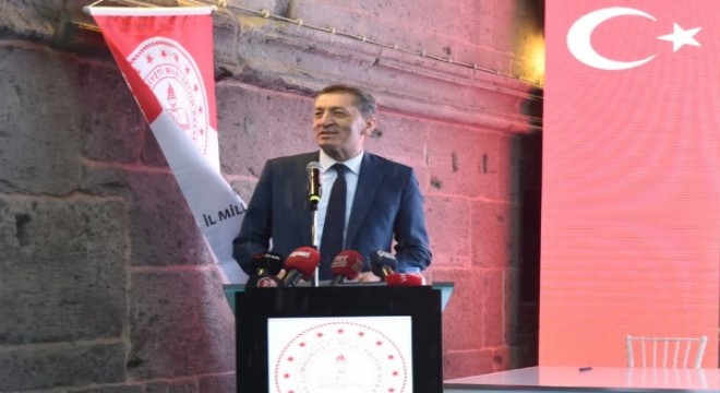 Bakan Selçuk tan  Haydi fidanımızı sahiplenelim çocuklar  paylaşımı