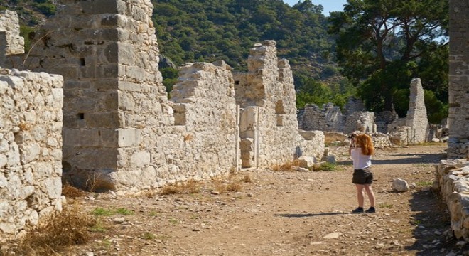 Bakan Şimşek:  2028 yılı hedefimiz 100 milyar dolar turizm gelirine ulaşmaktır 