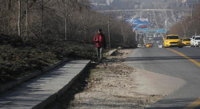 Eskişehir Yolu Kaldırım ve yama bekliyor