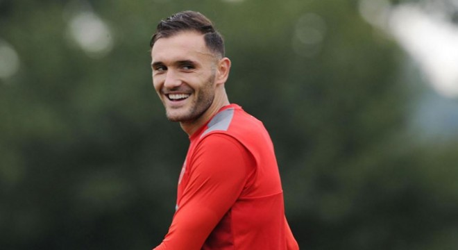 Fenerbahçe nin uzun süredir peşinde olduğu Lucas Perez e Galatasaray ın teklif yaptığı iddia edildi