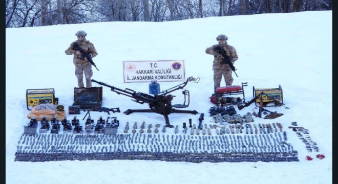 Hakkari de çok sayıda silah ve mühimmat ele geçirildi