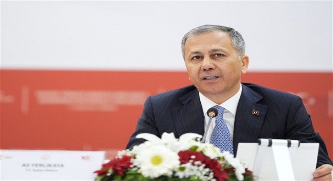 İçişleri Bakanı Yerlikaya, İstanbul da esnafı ziyaret etti