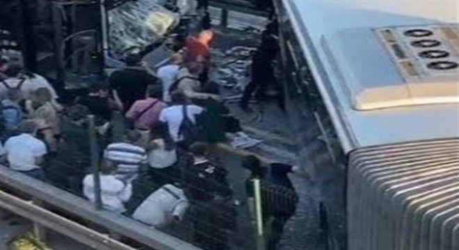 İstanbul da metrobüs kazası: 42 yaralı