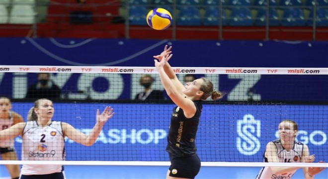 Lider VakıfBank tan 22 nci galibiyet