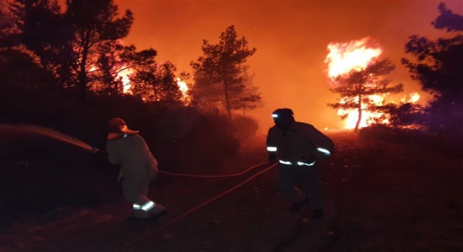 Marmaris yangınına müdahale ediliyor