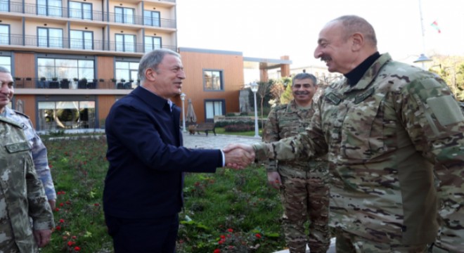 Milli Savunma Bakanı Akar, Azerbaycan basını ile bir araya geldi