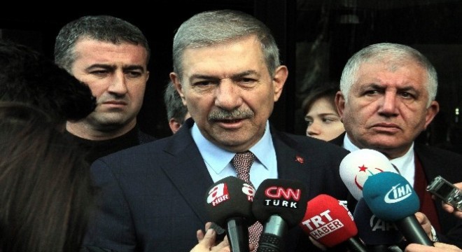 Sağlık Bakanı Demircan Hasan Celal Güzel’i ziyaret etti