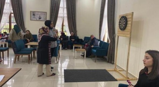 Sincanlı kadınlar dart ile stres atıyor
