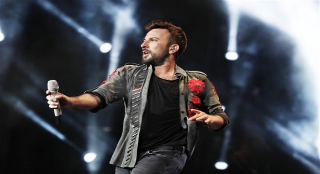 Tarkan’ dan yeni klip ‘Hodri Meydan’