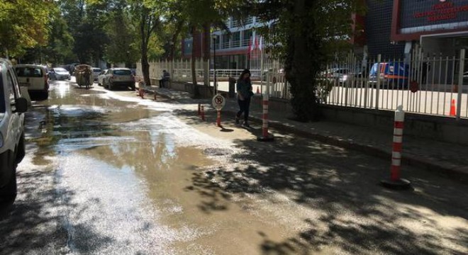 Teknikokullar’ı lağım suyu bastı