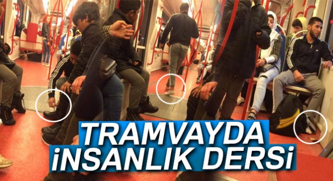 Tramvayda insanlık dersi