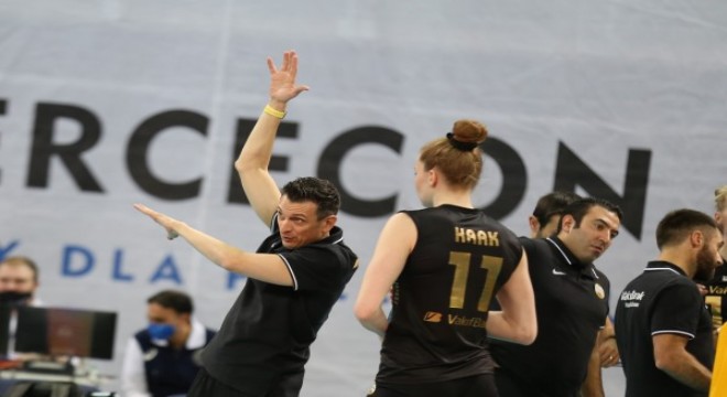 VakıfBank, Polonya da avantaj peşinde