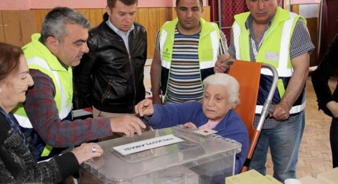 Yaşlı ve engelli seçmene sandığa ulaşım hizmeti