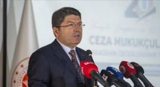 Bakan Tunç: Yangınlara İlişkin 17 Kişi Tutuklandı